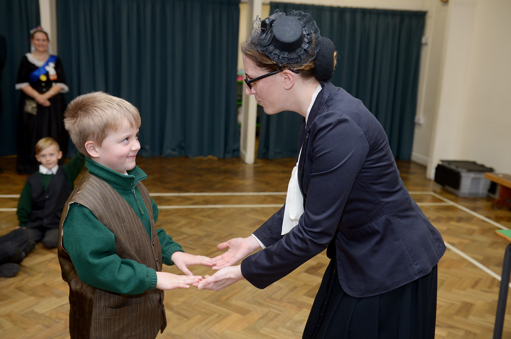 victorian day dress up